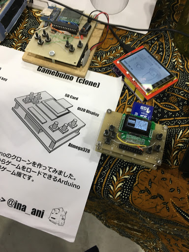 Maker Faireの展示、Atmega328自作ゲーム機Gamebuinoクローンと解説ボード