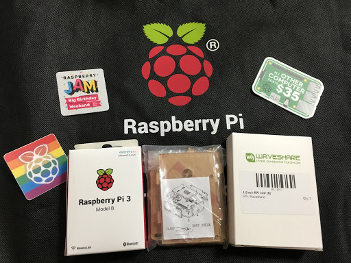 Raspberry Pi 3 Model B と Waveshare 3.2inch LCD(B)、イベント購入ステッカー
